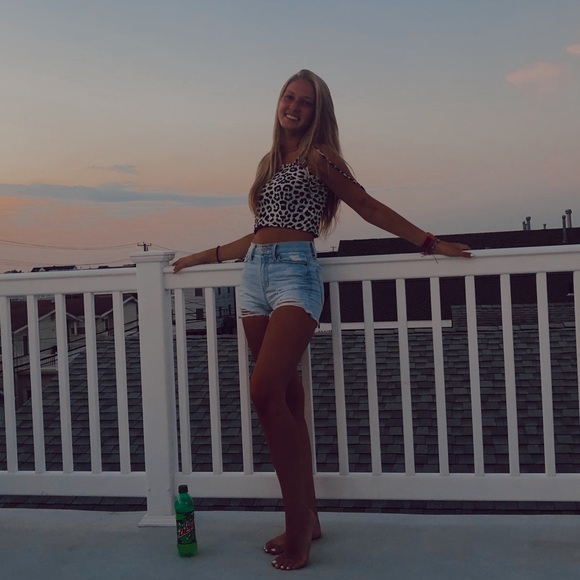 Meet your Posher, Lexie - Picture 3 of 9